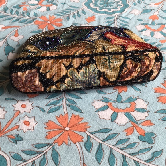 Vintage-Look Beaded Evening Bag - Picture 4 of 6